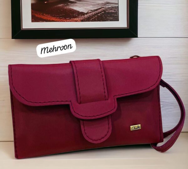 Compact Elegance – Small Leather Bag - Image 7